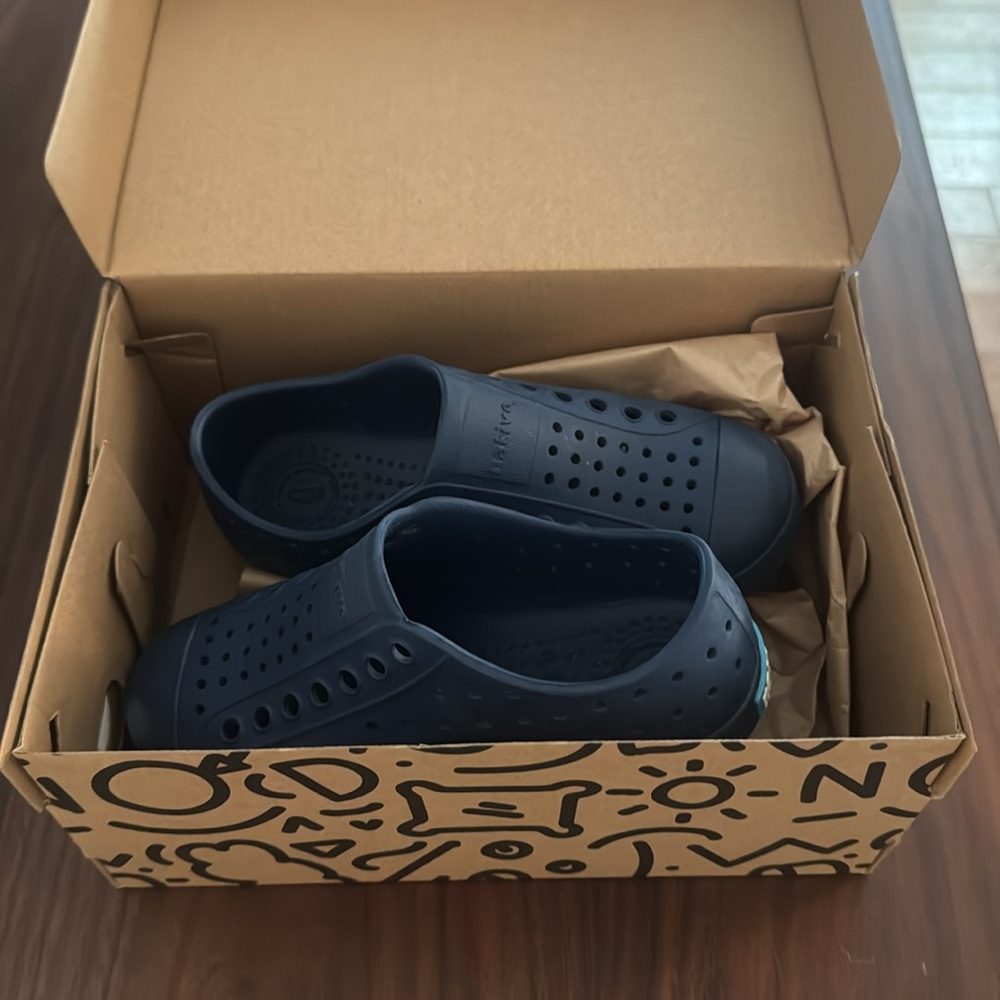 Native Kids Sneakers in Navy Blue